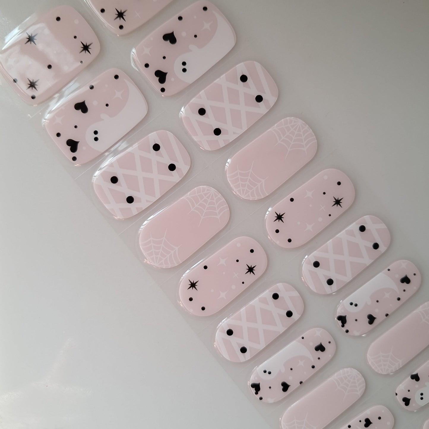 Ghostly Love Semi Cured Gel Nail Wraps Kit